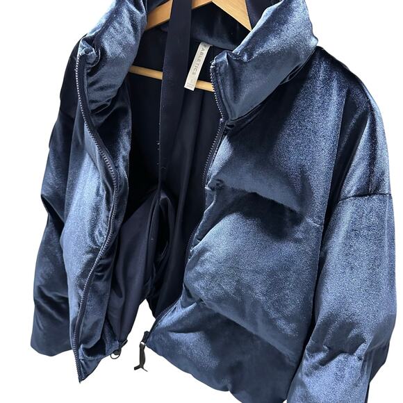 Fabletics Wander Velour Cropped Puffer Jacket- Women's Size Small - Picture 2 of 6